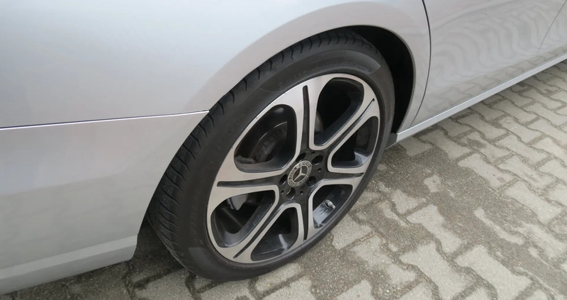 Mercedes-Benz Klasa E cena 107900 przebieg: 139000, rok produkcji 2018 z Poddębice małe 704